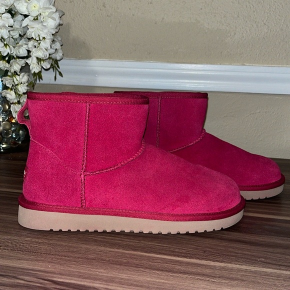 KOOLABURRA BY UGG SHORT BOOT IN BERRY RED - Picture 3 of 16
